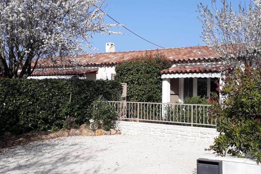 Maison 2 Ou 4 Personnes Jardin Parking Les Amandiers Lorgues Exterior photo